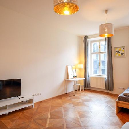 Stay Praha Apartment - New Open! ภายนอก รูปภาพ