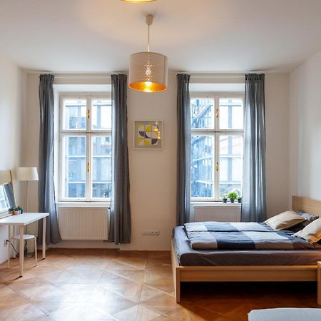 Stay Praha Apartment - New Open! ภายนอก รูปภาพ
